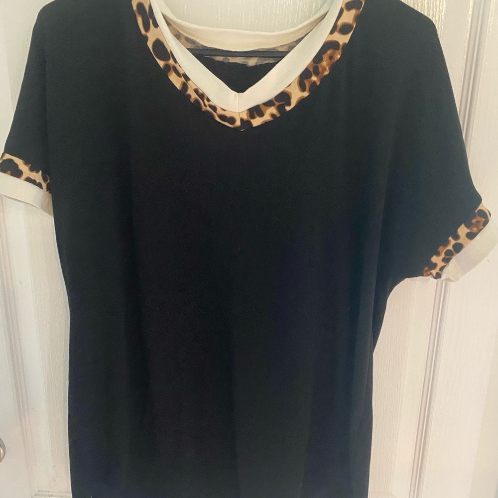 HiLo black and leopard tunic tee
